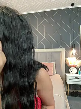 Snapshot of EmyLaveau chatting on March 2025 06:23:01 AM EmyLaveau online show from March 2025 06:23:01 AM