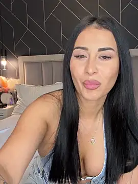 Snapshot of EmyLaveau chatting on March 2025 01:02:01 PM EmyLaveau online show from March 2025 01:02:01 PM