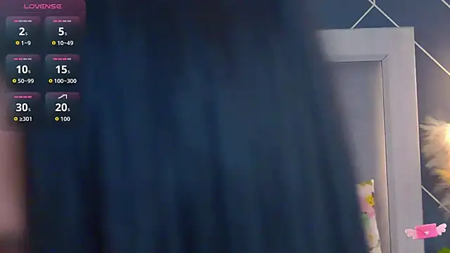 Snapshot of EmyLaveau chatting on October 2025 05:58:02 AM EmyLaveau online show from October 2025 05:58:02 AM