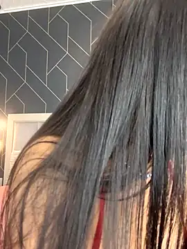 Snapshot of EmyLaveau chatting on October 2025 09:06:02 AM EmyLaveau online show from October 2025 09:06:02 AM