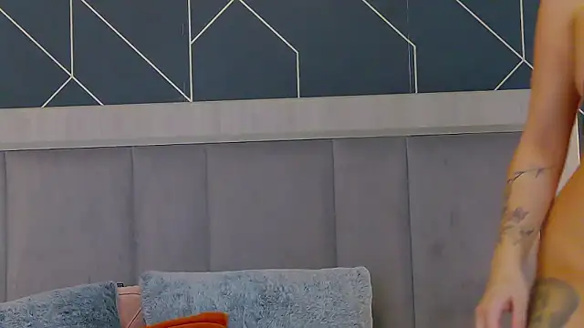 EmyLaveau online show from February 2026 06:39:02 AM