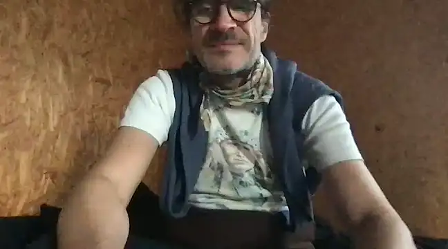 Snapshot of GioApri chatting on March 2025 03:38:02 PM GioApri online show from March 2025 03:38:02 PM