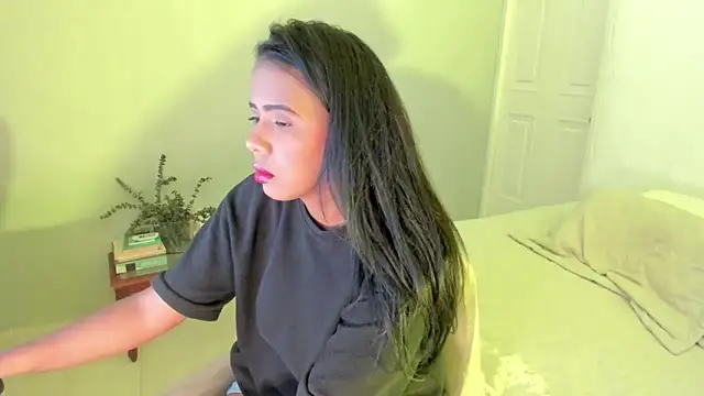 rosaaliiaa1 online show from October 2025 04:19:02 PM