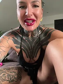 Snapshot of InkedBiitch chatting on July 2026 06:53:02 AM InkedBiitch online show from July 2026 06:53:02 AM