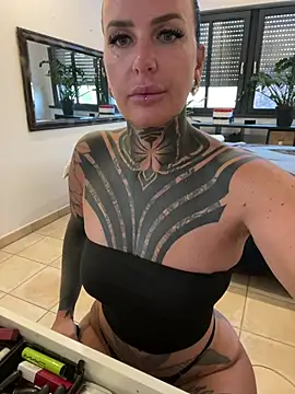 Snapshot of InkedBiitch chatting on July 2026 04:55:01 AM InkedBiitch online show from July 2026 04:55:01 AM
