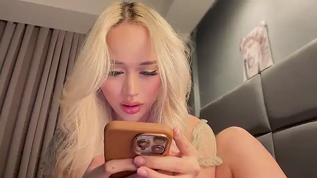 Snapshot of Carrie_Colbyxx chatting on March 2025 05:18:02 AM Carrie Colbyxx online show from March 2025 05:18:02 AM