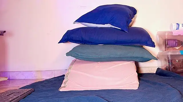 Snapshot of _ebony-queen_ chatting on October 2025 12:11:01 PM ebony-queen online show from October 2025 12:11:01 PM