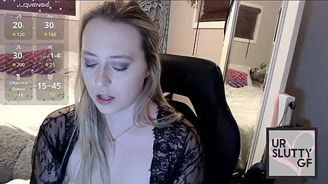 ursluttygf online show from December 2024 11:01:01 PM