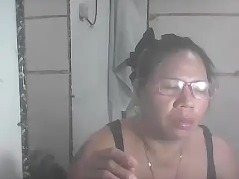 Snapshot of hotwet_mama4uxx chatting on January 2025 03:36:02 PM hotwet mama4uxx online show from January 2025 03:36:02 PM