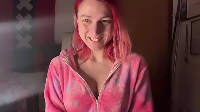 Nikky Divine online show from January 2025 04:28:02 PM