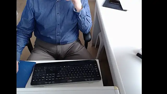 Snapshot of dutchpornking chatting on April 2026 06:33:02 AM dutchpornking online show from April 2026 06:33:02 AM