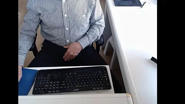 Snapshot of dutchpornking chatting on April 2026 06:09:02 AM dutchpornking online show from April 2026 06:09:02 AM