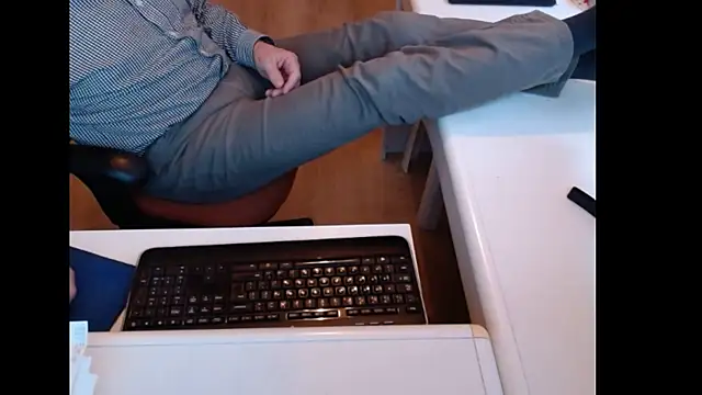 Snapshot of dutchpornking chatting on May 2026 06:16:02 PM dutchpornking online show from May 2026 06:16:02 PM