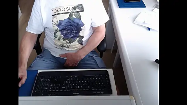 Snapshot of dutchpornking chatting on June 2026 06:20:01 AM dutchpornking online show from June 2026 06:20:01 AM