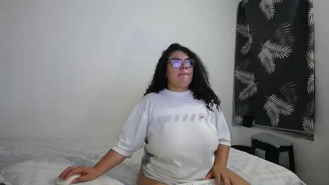Snapshot of mabigomez00 chatting on April 2026 09:13:01 AM mabigomez00 online show from April 2026 09:13:01 AM
