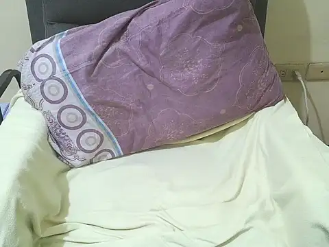 Snapshot of FantasticBaby_18 chatting on February 2026 04:08:01 AM FantasticBaby 18 online show from February 2026 04:08:01 AM