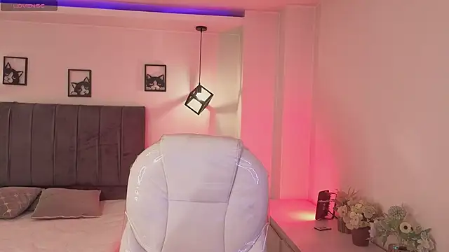 Catalinaa martinez online show from November 2025 03:17:01 AM