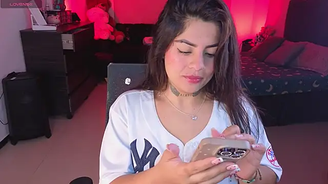 Snapshot of Catalinaa_martinez chatting on May 2026 06:51:02 AM Catalinaa martinez online show from May 2026 06:51:02 AM