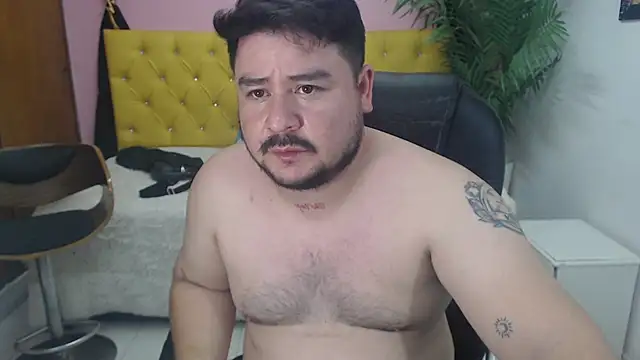 Snapshot of oso_dirty_ chatting on February 2025 05:31:01 PM oso dirty online show from February 2025 05:31:01 PM