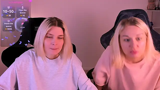 hotblonds online show from December 2024 05:02:01 PM