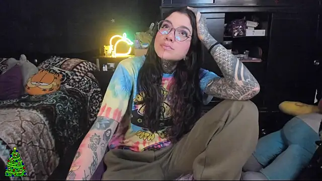 Snapshot of Lilmarieee chatting on December 2024 09:30:01 PM Lilmarieee online show from December 2024 09:30:01 PM