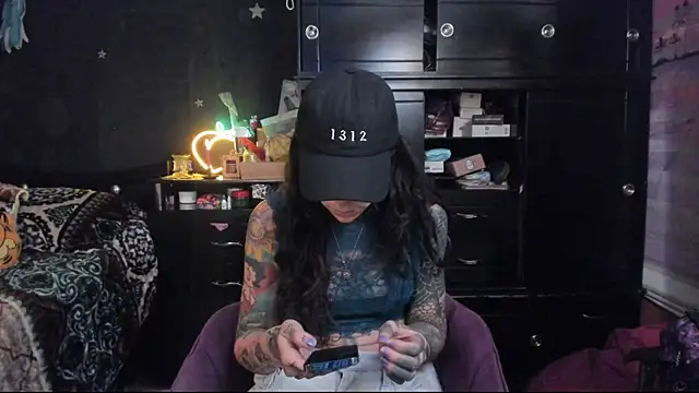 Snapshot of Lilmarieee chatting on January 2025 10:28:02 PM Lilmarieee online show from January 2025 10:28:02 PM