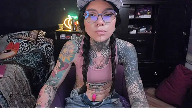 Snapshot of Lilmarieee chatting on February 2025 12:20:02 AM Lilmarieee online show from February 2025 12:20:02 AM