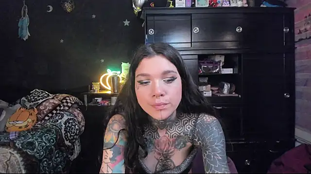 Snapshot of Lilmarieee chatting on February 2025 10:10:02 PM Lilmarieee online show from February 2025 10:10:02 PM
