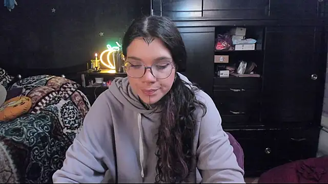 Snapshot of Lilmarieee chatting on February 2025 09:53:02 PM Lilmarieee online show from February 2025 09:53:02 PM