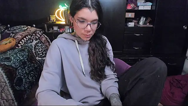 Snapshot of Lilmarieee chatting on February 2025 12:59:01 AM Lilmarieee online show from February 2025 12:59:01 AM