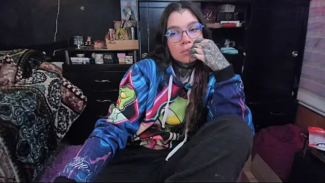 Snapshot of Lilmarieee chatting on March 2025 01:48:01 AM Lilmarieee online show from March 2025 01:48:01 AM