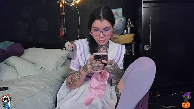 Snapshot of Lilmarieee chatting on October 2025 09:15:01 PM Lilmarieee online show from October 2025 09:15:01 PM