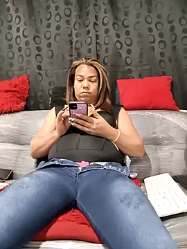 Snapshot of NatiBrunet chatting on May 2026 02:18:02 AM NatiBrunet online show from May 2026 02:18:02 AM