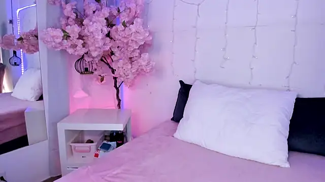 AMMY-CAMM online show from November 2025 09:05:02 PM