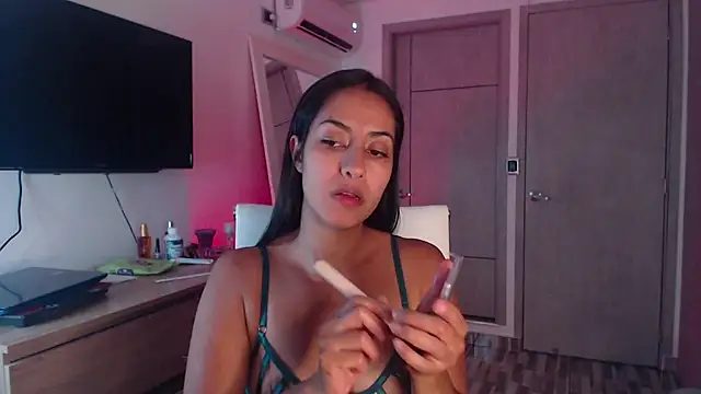 Snapshot of Brown_skin11 chatting on October 2025 09:04:01 PM Brown skin11 online show from October 2025 09:04:01 PM