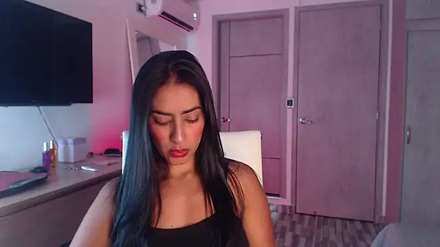 Snapshot of Brown_skin11 chatting on November 2025 10:19:02 PM Brown skin11 online show from November 2025 10:19:02 PM