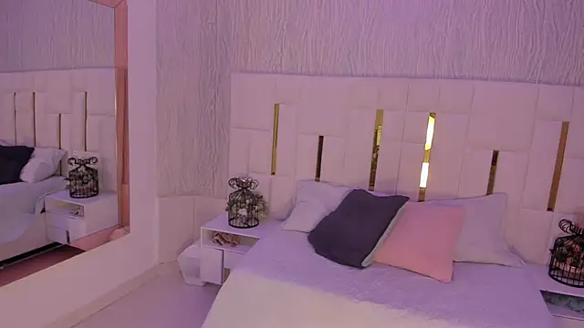 Meghan stonne  online show from November 2025 09:02:01 PM