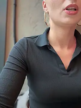 Snapshot of YOUR-KARINA chatting on October 2025 09:55:01 AM YOUR-KARINA online show from October 2025 09:55:01 AM