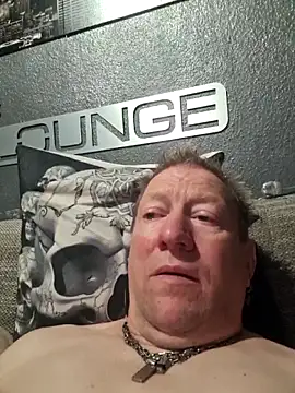 tomtom111111 online show from October 2025 09:15:02 PM