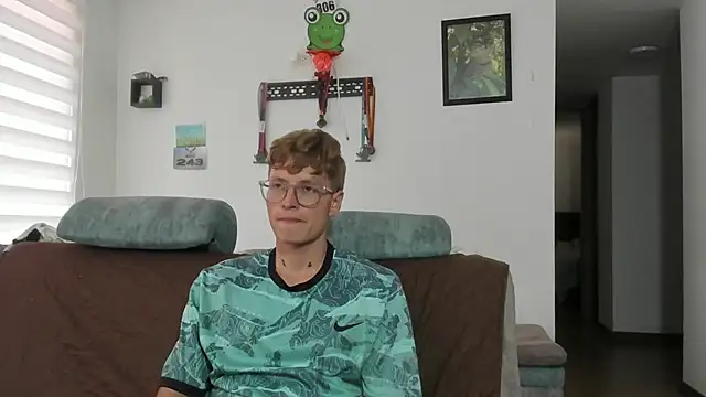 Snapshot of A_sexy_couple__ chatting on September 2025 07:03:02 PM A sexy couple online show from September 2025 07:03:02 PM