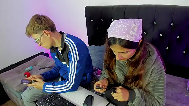 Snapshot of A_sexy_couple__ chatting on November 2025 09:25:01 PM A sexy couple online show from November 2025 09:25:01 PM