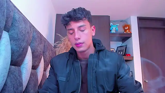 I Gabriel online show from December 2024 01:18:01 AM