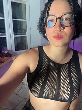 Snapshot of Lauyako chatting on May 2026 05:01:01 PM Lauyako online show from May 2026 05:01:01 PM