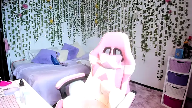 violeta milleer online show from November 2025 04:49:01 PM