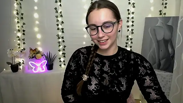 Snapshot of SweetPrincess_ chatting on February 2025 03:43:02 PM SweetPrincess online show from February 2025 03:43:02 PM