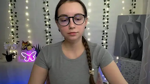 Snapshot of SweetPrincess_ chatting on March 2025 10:00:02 AM SweetPrincess online show from March 2025 10:00:02 AM