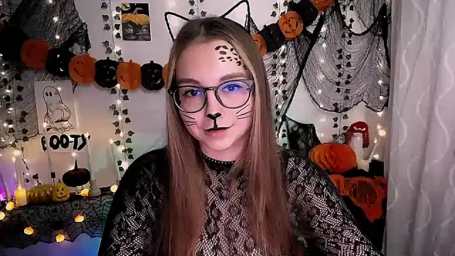 Snapshot of SweetPrincess_ chatting on October 2025 09:13:02 AM SweetPrincess online show from October 2025 09:13:02 AM