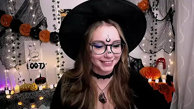 Snapshot of SweetPrincess_ chatting on October 2025 08:49:01 AM SweetPrincess online show from October 2025 08:49:01 AM