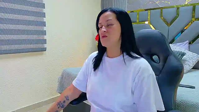 Britney taylor  online show from July 2026 08:07:01 PM