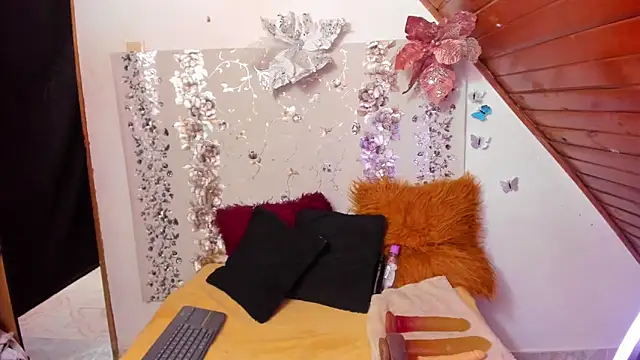 Snapshot of Hannaa32 chatting on March 2025 08:31:02 PM Hannaa32 online show from March 2025 08:31:02 PM